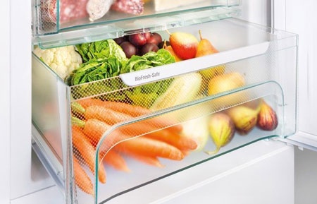 Зона свежести в холодильнике Liebherr CBNef 4815-20