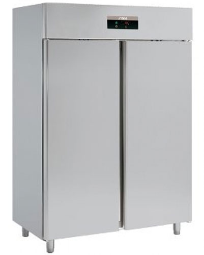 холодильный шкаф SAGI HD150